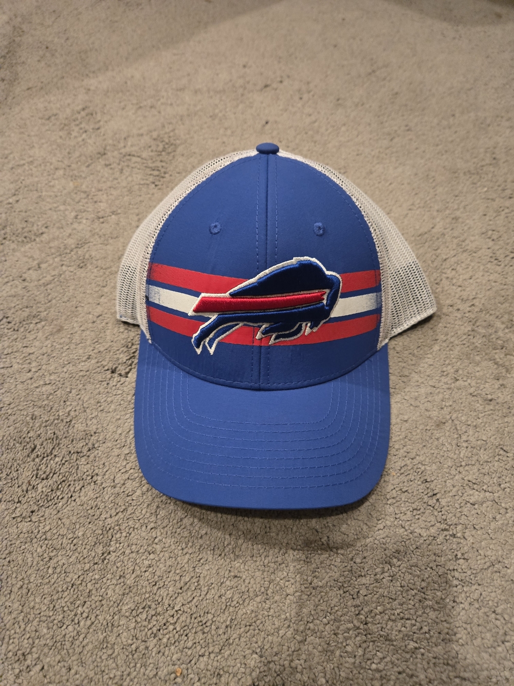 Buffalo Bills Mesh trucker Hat, Like New!